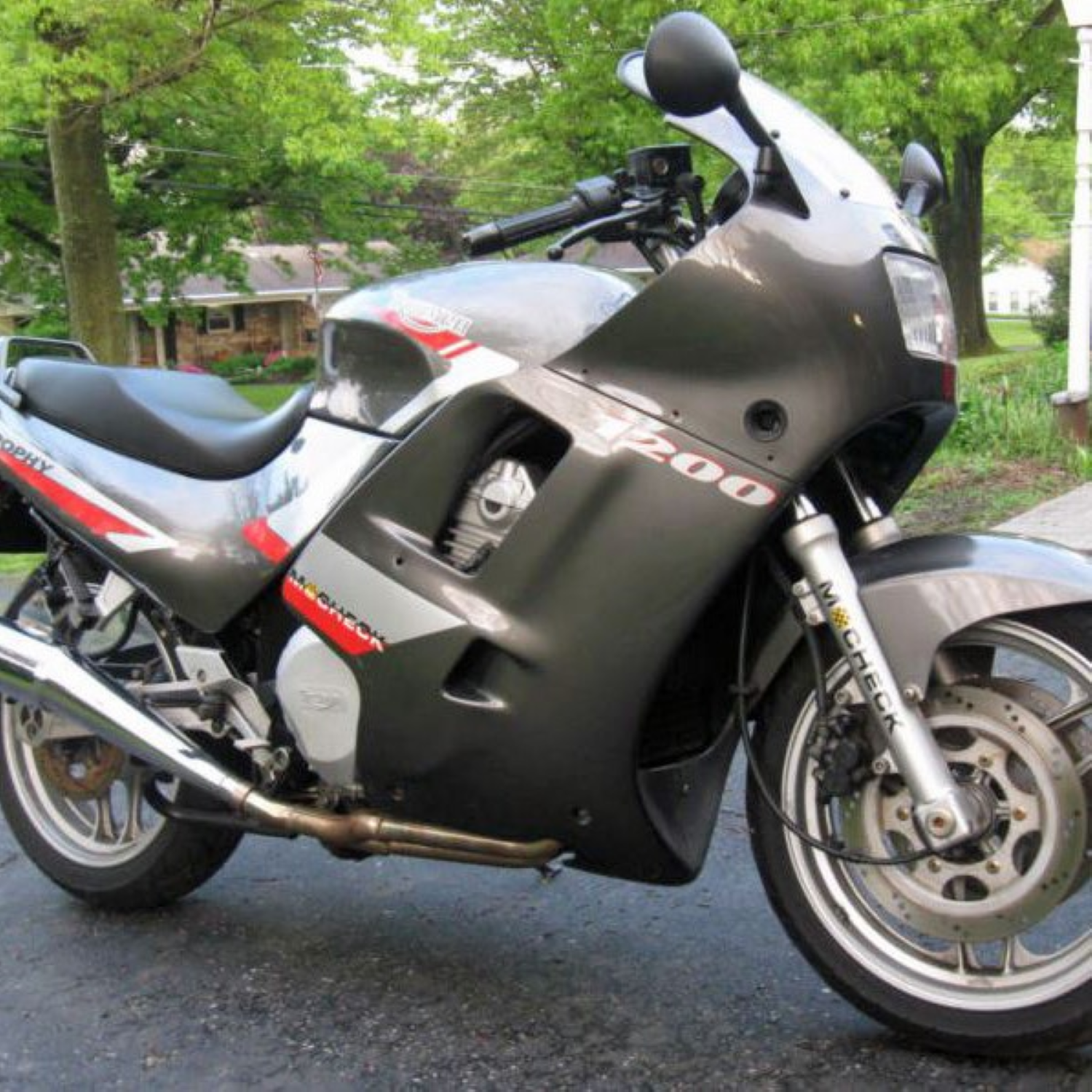 Triumph Charcoal Grey (code LA) Paint Product